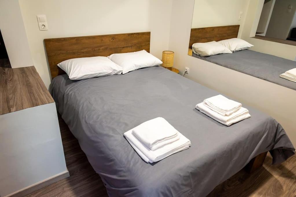 Next To Alsos Ilision Apartament *